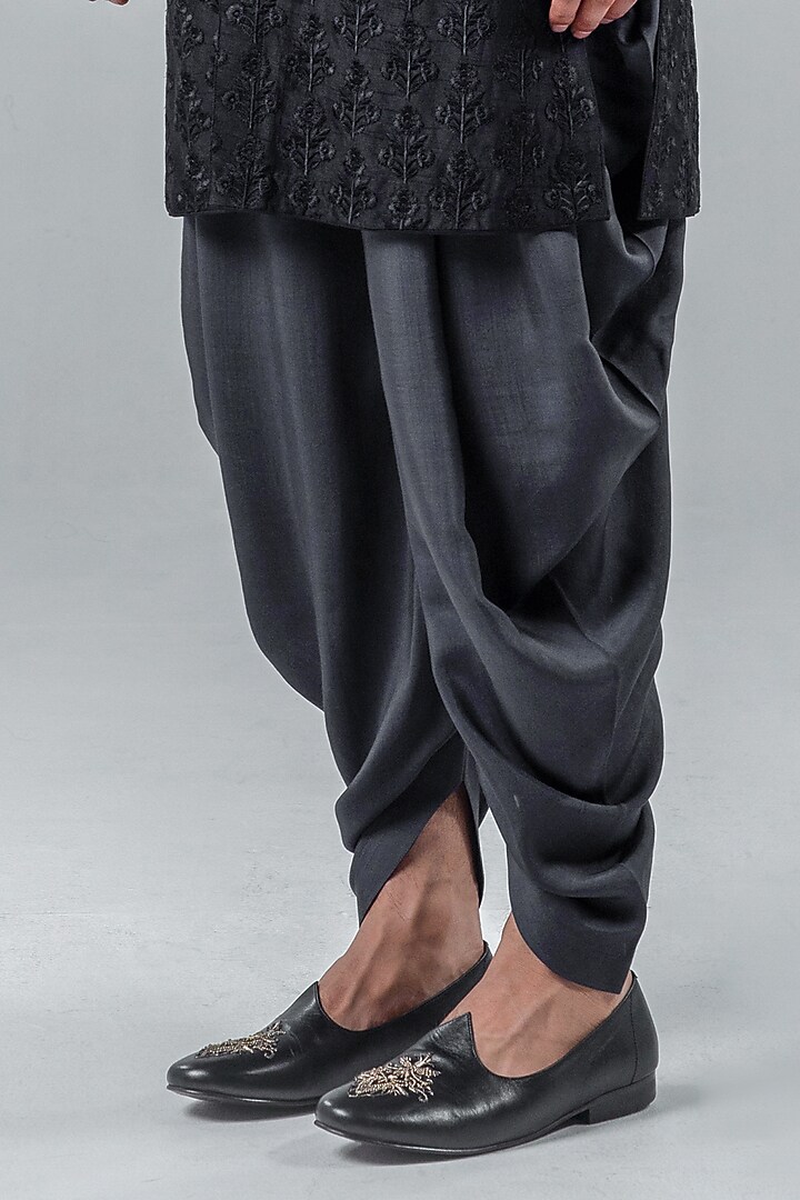 Black Silk & Modal Zardosi Embroidered Bundi Jacket Set by Punit Arora at Pernia's Pop Up Shop