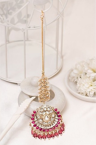 Gold Plated Pink Kundan Polki Handcrafted Maangtikka by PUTSTYLE