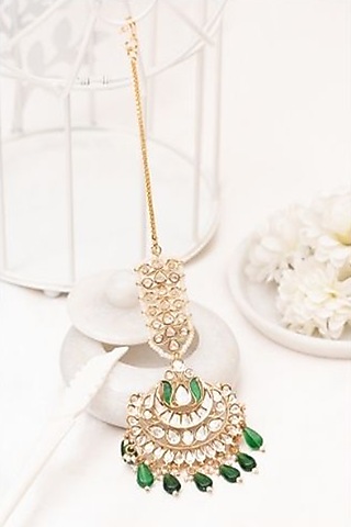 Gold Plated Green Kundan Polki Handcrafted Maangtikka by PUTSTYLE