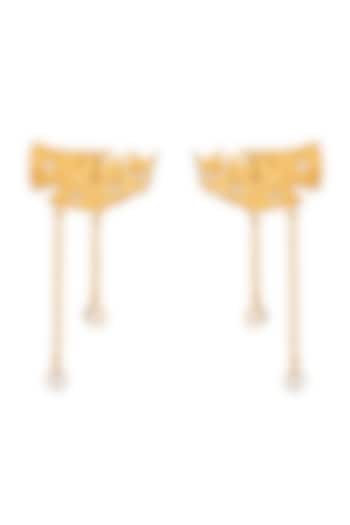 Gold Finish Ginkgo Motif Fan Shaped Leaf Stud Earrings by PUTSTYLE