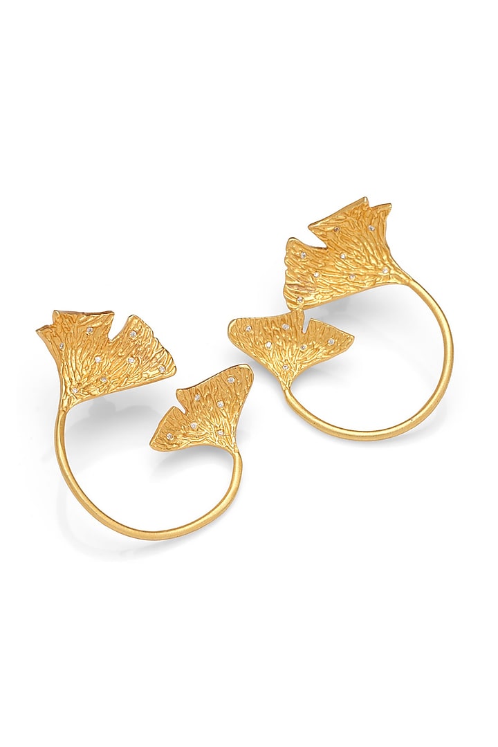 Gold Finish Ginkgo Motif Fan Shaped Leaf Stud Earrings by PUTSTYLE