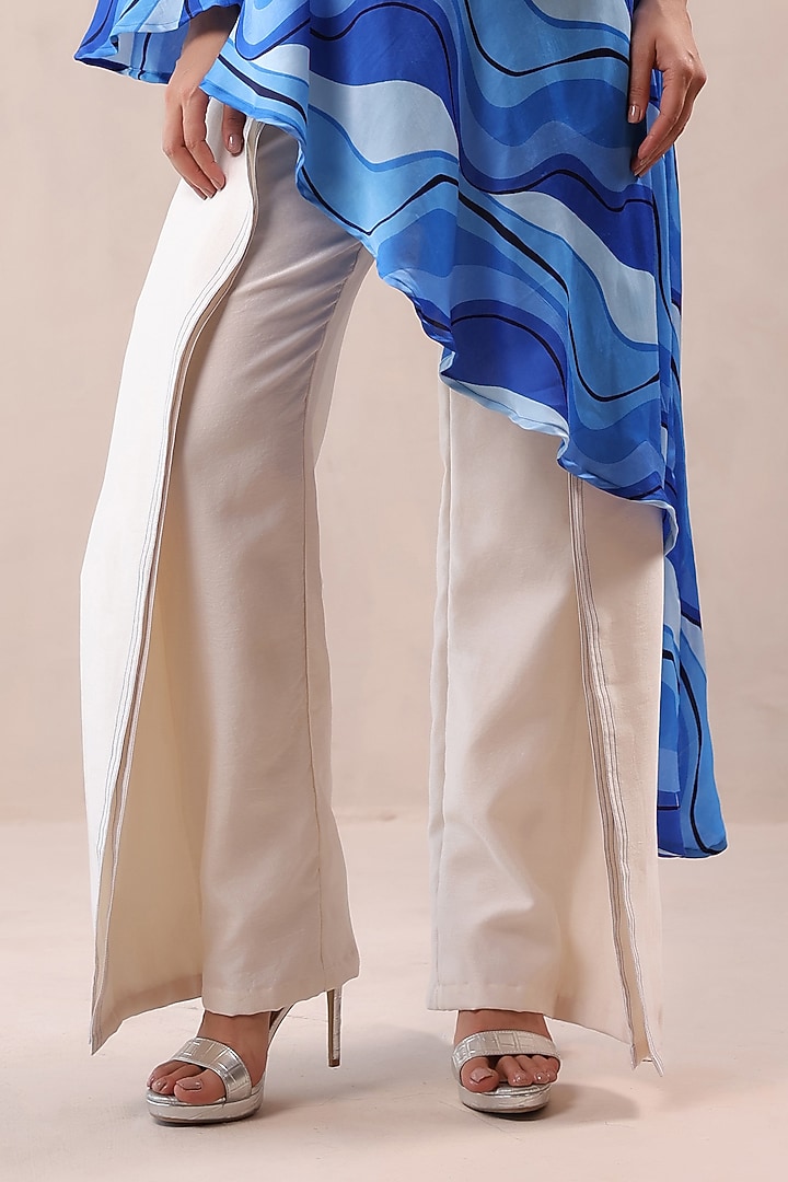 Atlantic Blue Chiffon Leheriya Printed One-Shoulder Cape Set by Pallavi Jaipur at Pernia's Pop Up Shop