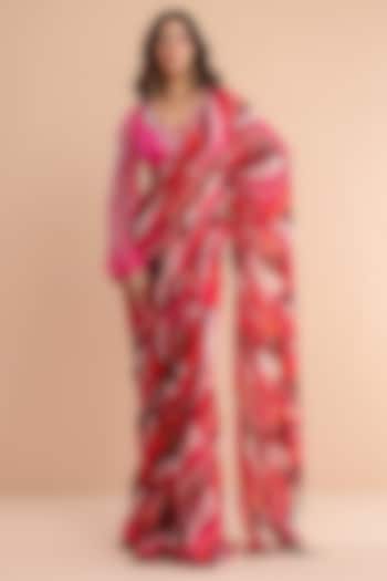 Fuchsia Pink Chiffon Leheriya Printed Pre-Pleated Wedding Saree Set by Pallavi Jaipur at Pernia's Pop Up Shop