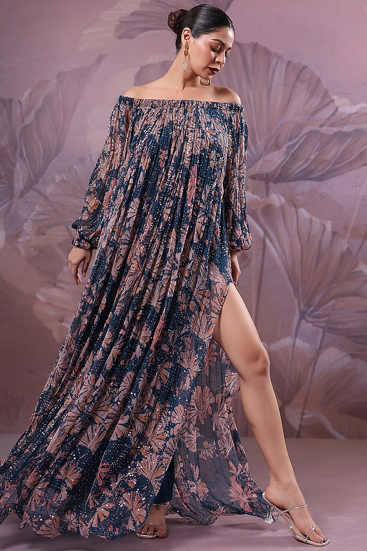 persian dress Persia - Black a flowing skirt Persian House and street clothes.