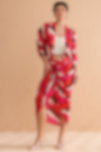 Fuchsia Pink Silk Blend Leheriya Printed Jacket Set by Pallavi Jaipur at Pernia's Pop Up Shop