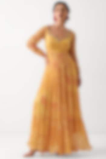 Butter Yellow Chiffon Zardosi Embroidered Wedding Anarkali Set by Pallavi Jaipur at Pernia's Pop Up Shop