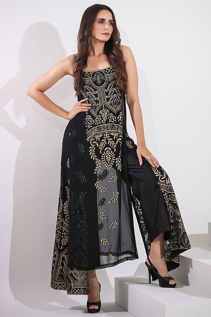 Black Embroidered Tunic Set by Pallavi Jaipur