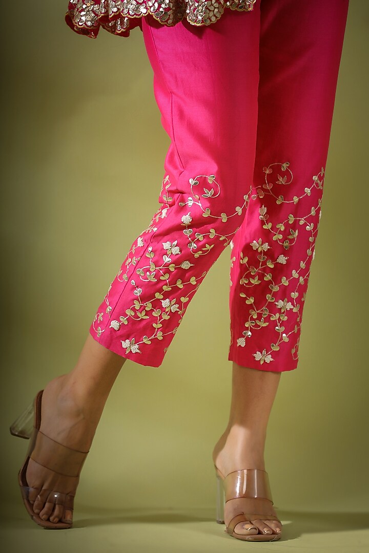 Fuchsia Embroidered Tunic Set by Pallavi Jaipur at Pernia's Pop Up Shop