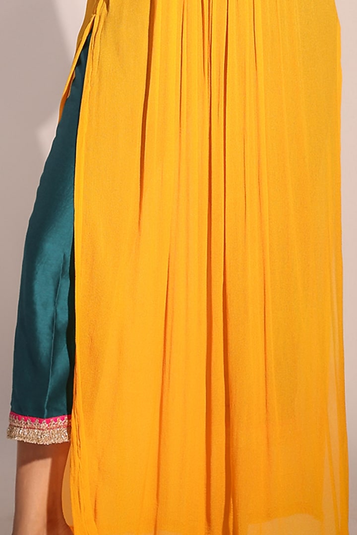Mango Yellow Hand Embroidered Kurta Set by Pallavi Jaipur at Pernia's Pop Up Shop