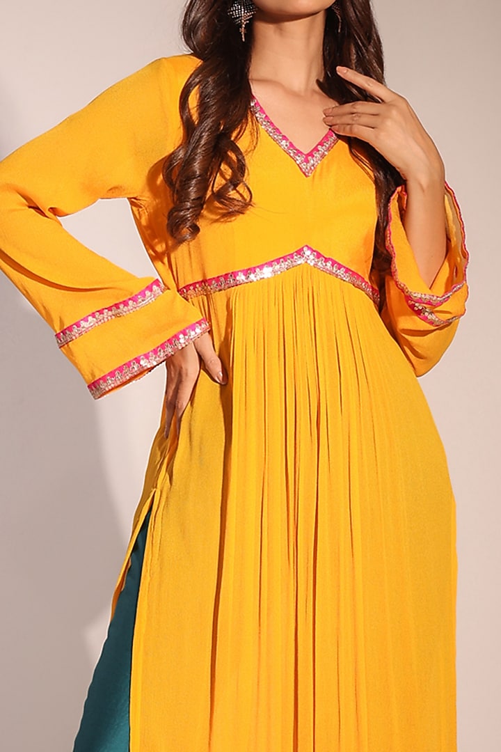 Mango Yellow Hand Embroidered Kurta Set by Pallavi Jaipur at Pernia's Pop Up Shop