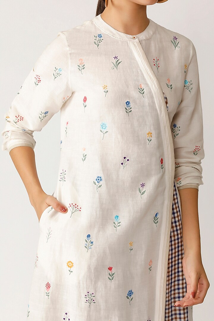 White Embroidered Cotton Tunic by Payal Pratap at Pernia's Pop Up Shop
