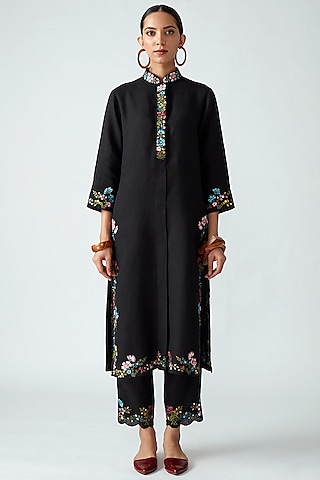 Black Embroidered Box-Pleated Kurta Set by Payal Pratap