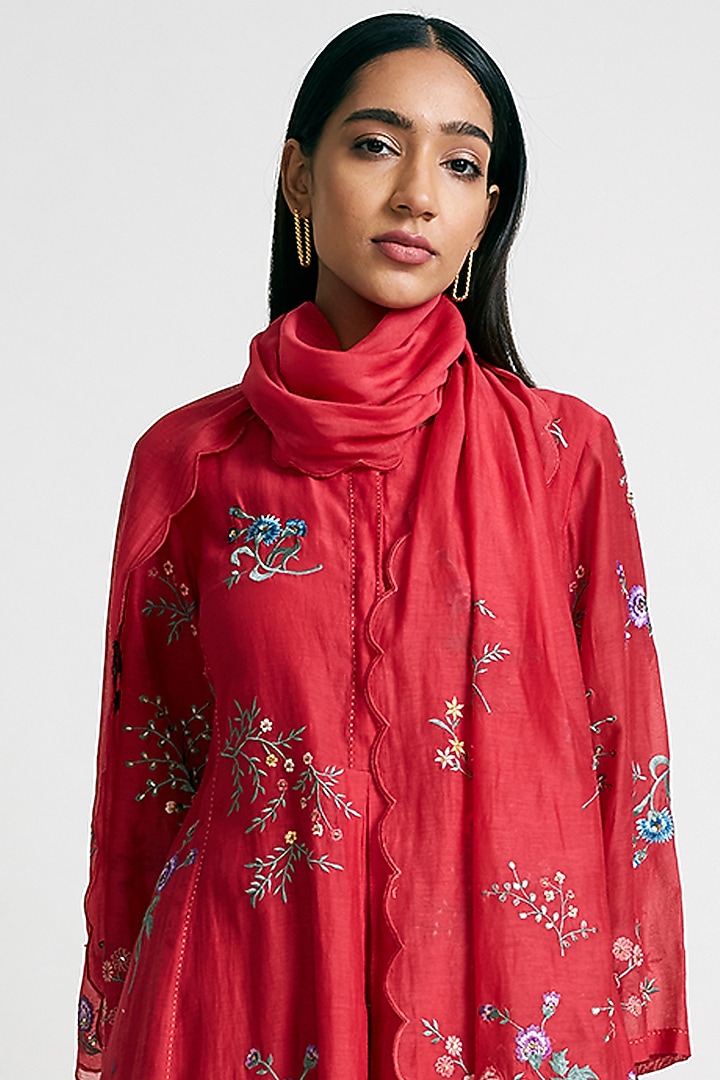 Fuchsia Embroidered Scalloped Stole by Payal Pratap at Pernia's Pop Up Shop