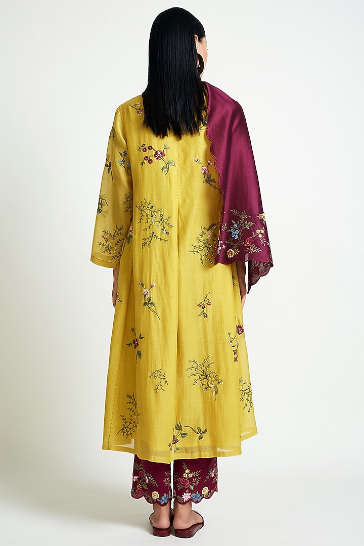 Plum Embroidered Scalloped Stole by Payal Pratap at Pernia's Pop Up Shop