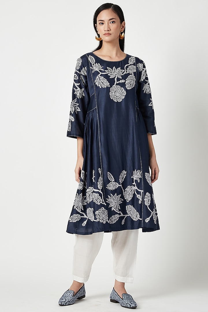 Navy Blue Chanderi Embroidered Kurta Set by Payal Pratap