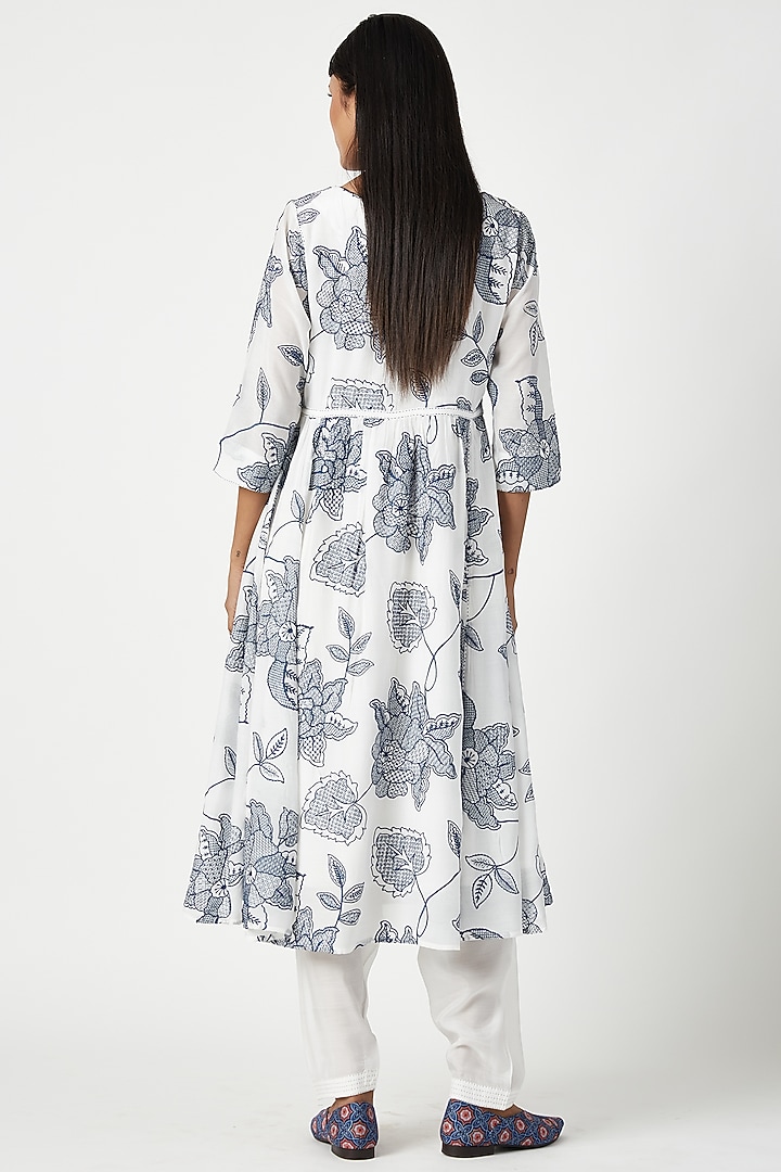 White Modal Muslin Embroidered Kurta Set by Payal Pratap at Pernia's Pop Up Shop
