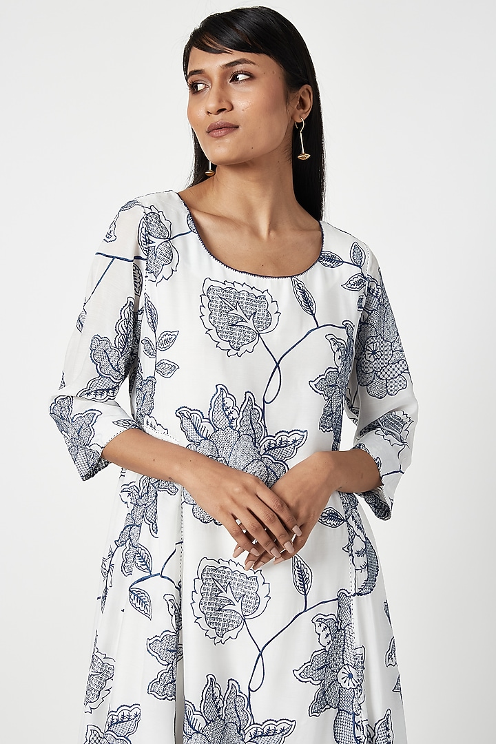 White Modal Muslin Embroidered Kurta Set by Payal Pratap at Pernia's Pop Up Shop