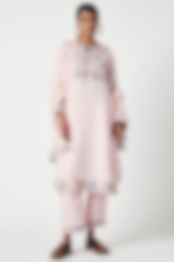 Pink Linen Floral Embroidered Kurta Set by Payal Pratap at Pernia's Pop Up Shop