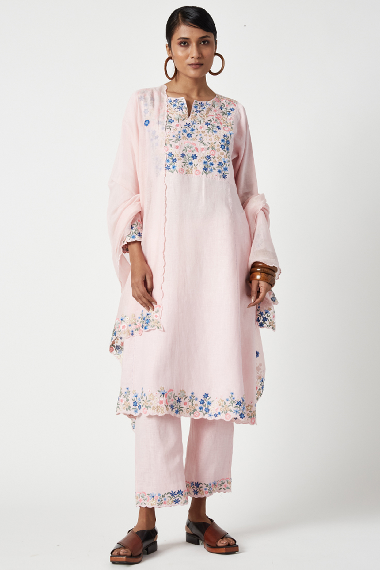 Pink Linen Floral Embroidered Kurta Set by Payal Pratap at Pernia's Pop Up Shop