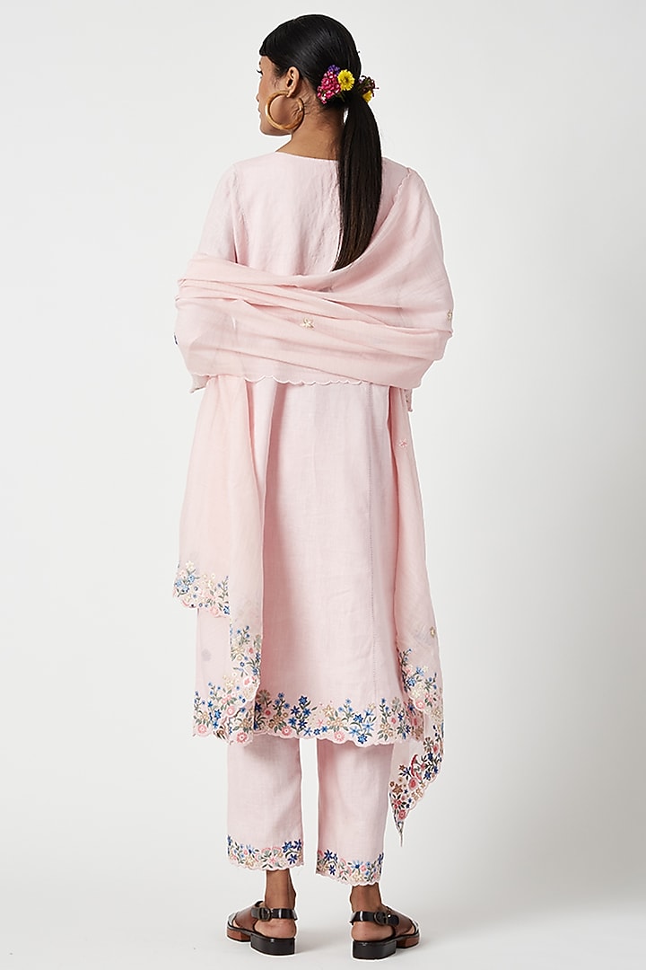 Pink Linen Floral Embroidered Kurta Set by Payal Pratap at Pernia's Pop Up Shop