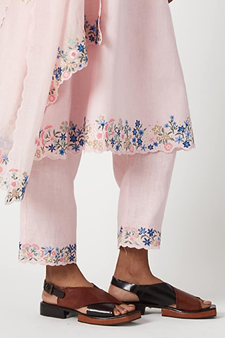 Pink Linen Floral Embroidered Kurta Set by Payal Pratap at Pernia's Pop Up Shop