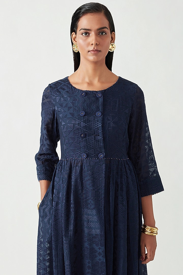 Navy Cotton Silk Embroidered Kurta Set by Payal Pratap at Pernia's Pop Up Shop