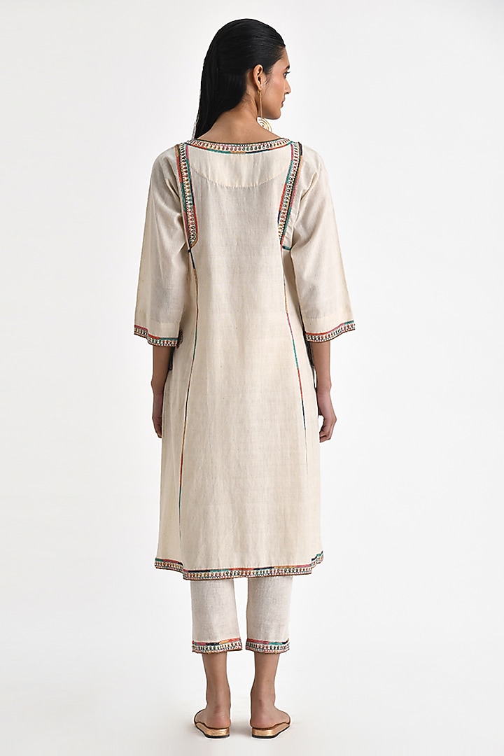 Ecru White Malkha Cotton Embroidered Kurta Set by Payal Pratap at Pernia's Pop Up Shop