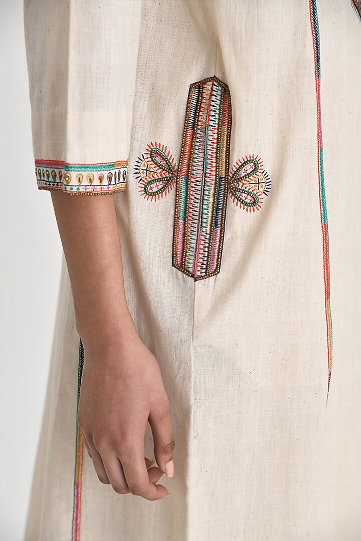 Ecru White Malkha Cotton Embroidered Kurta Set by Payal Pratap at Pernia's Pop Up Shop
