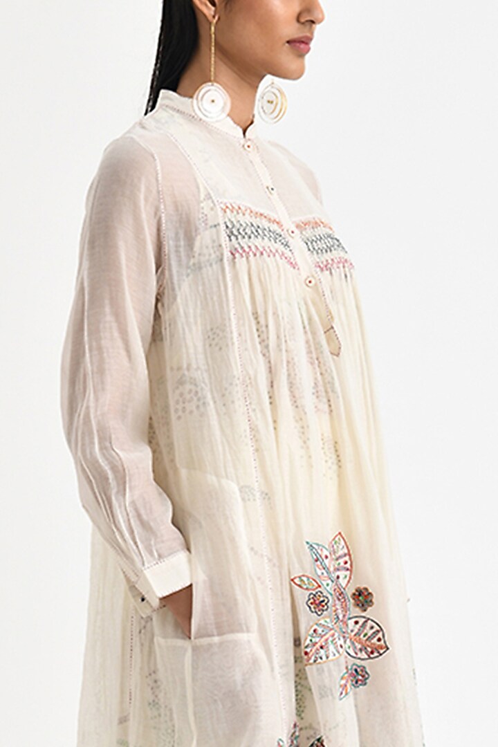 Ecru Chanderi Floral Embroidered Tunic by Payal Pratap at Pernia's Pop Up Shop
