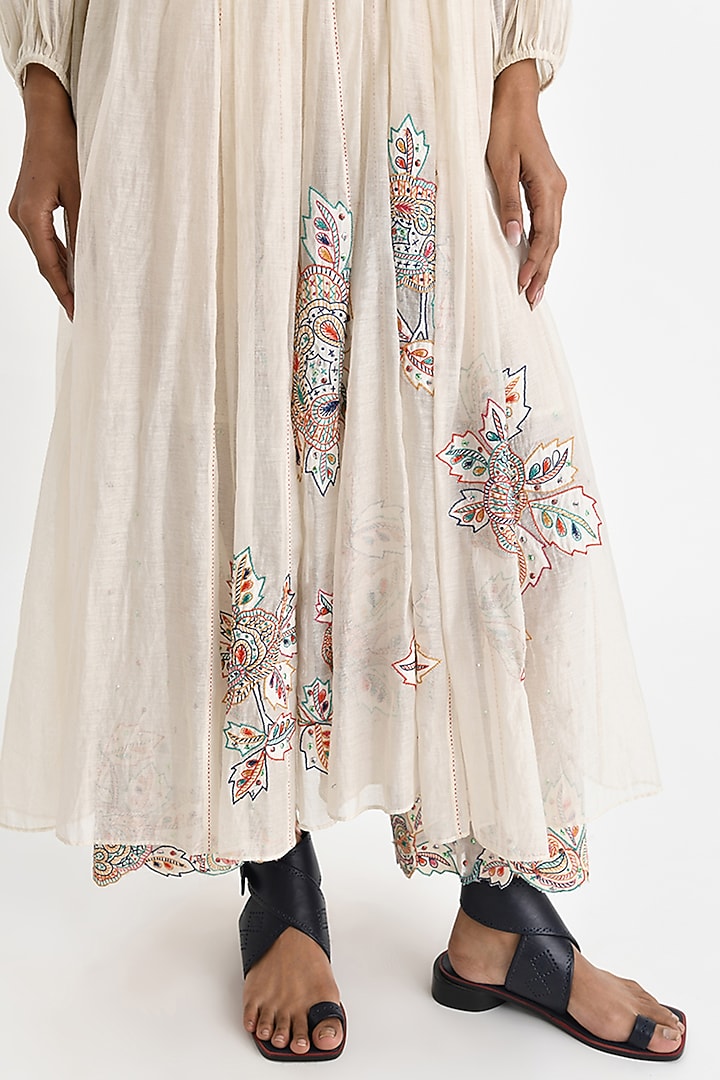 Ecru Chanderi Hand Embroidered Kurta by Payal Pratap at Pernia's Pop Up Shop