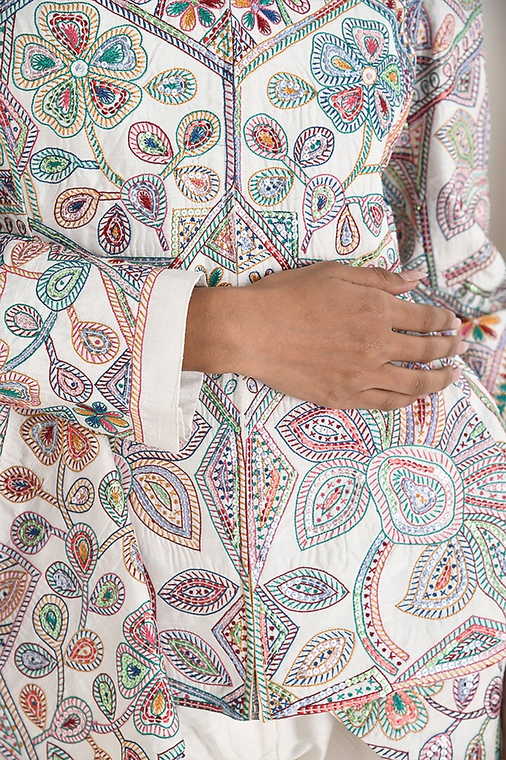 Ecru White Malkha Cotton Kedia Hand Embroidered Jacket by Payal Pratap at Pernia's Pop Up Shop