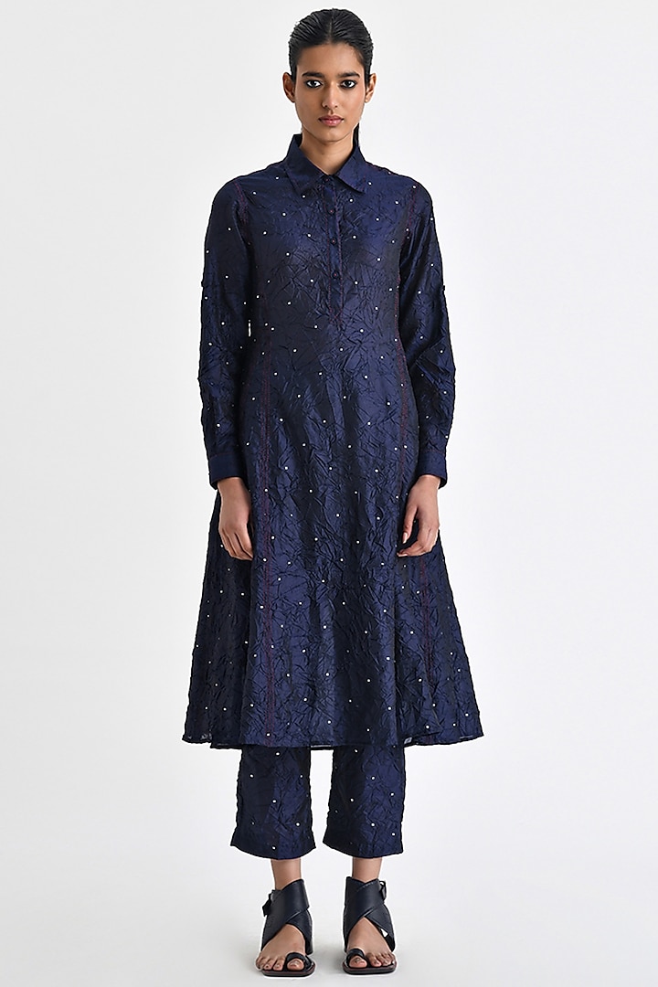 Navy Blue Crushed Silk Kurta Set by Payal Pratap at Pernia's Pop Up Shop