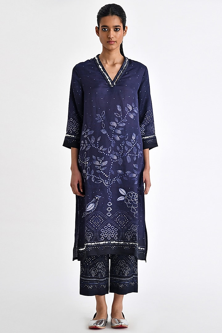 Navy Blue Linen Satin Bandhani Printed Kurta Set by Payal Pratap at Pernia's Pop Up Shop