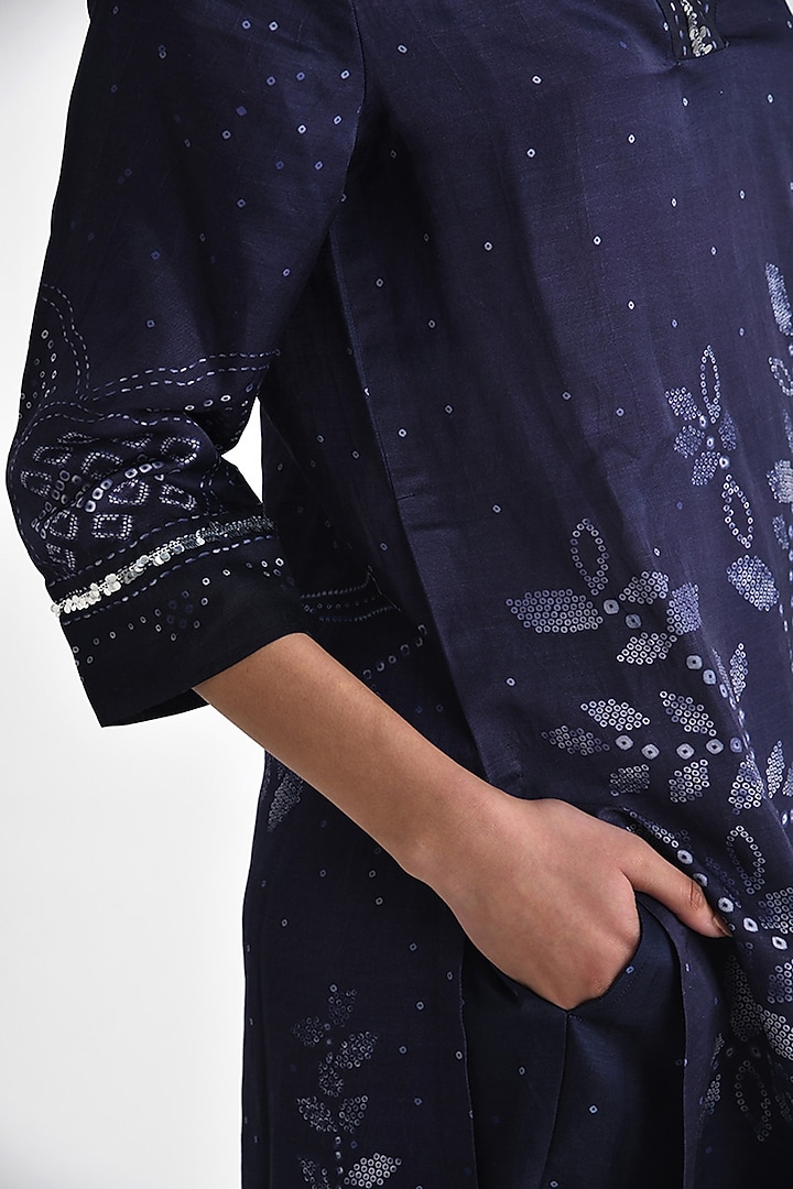 Navy Blue Linen Satin Bandhani Printed Kurta Set by Payal Pratap at Pernia's Pop Up Shop