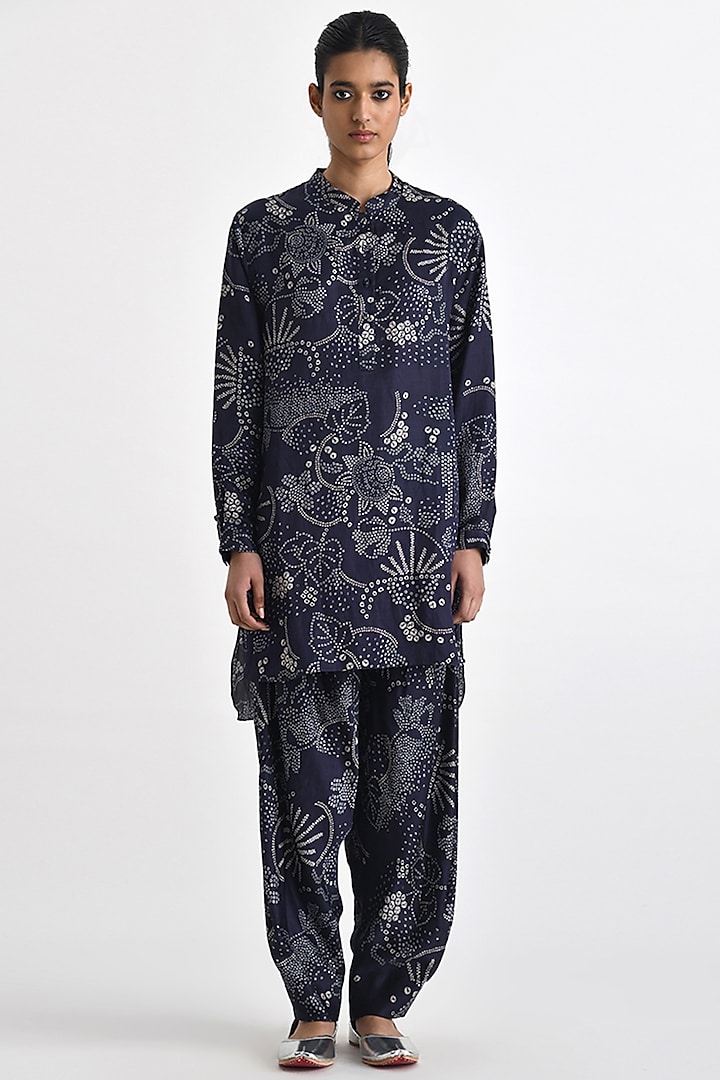 Navy Linen Satin Bandhani Printed High-Low Tunic Set by Payal Pratap at Pernia's Pop Up Shop