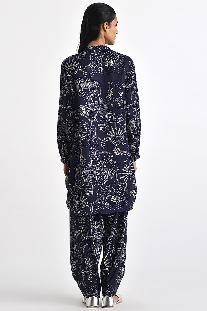 Navy Linen Satin Bandhani Printed High-Low Tunic Set by Payal Pratap at Pernia's Pop Up Shop