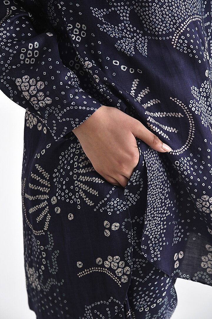 Navy Linen Satin Bandhani Printed High-Low Tunic Set by Payal Pratap at Pernia's Pop Up Shop