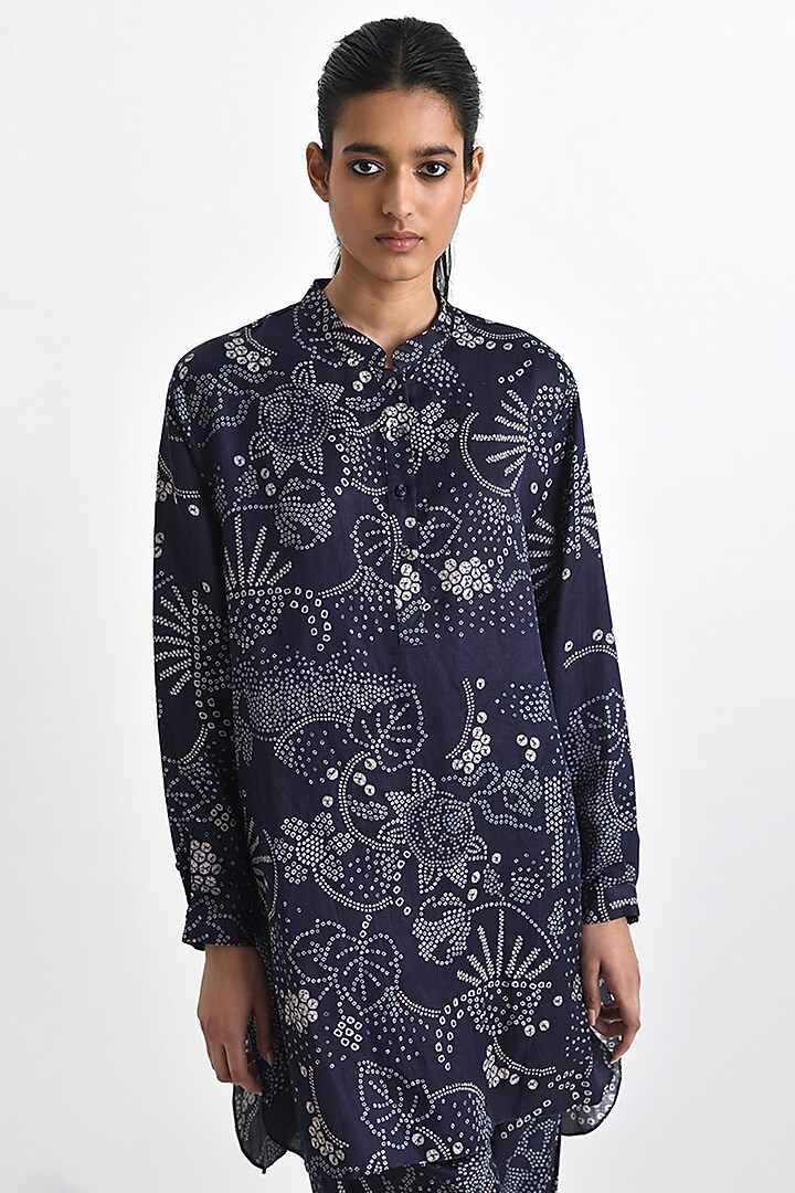 Navy Linen Satin Bandhani Printed High-Low Tunic Set by Payal Pratap at Pernia's Pop Up Shop