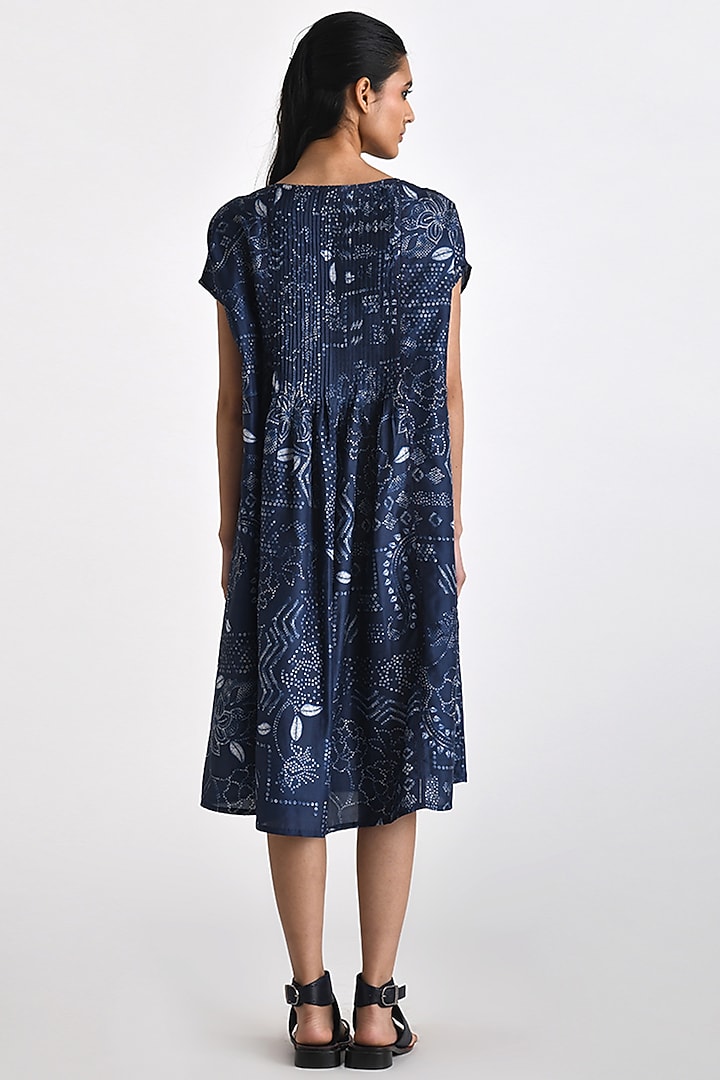 Navy Silk Bandhani Printed Pleated Midi Vacation Dress by Payal Pratap at Pernia's Pop Up Shop
