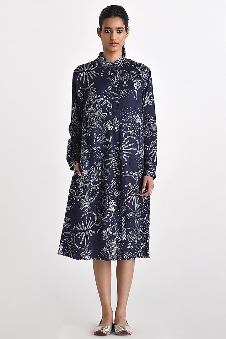 Navy Linen Satin Bandhani Printed Tunic by Payal Pratap at Pernia's Pop Up Shop