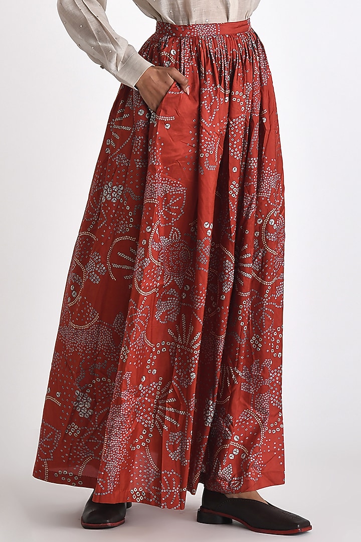 Red Silk Bandhani Printed Pleated Skirt by Payal Pratap at Pernia's Pop Up Shop