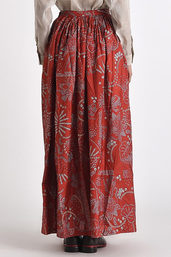 Red Silk Bandhani Printed Pleated Skirt by Payal Pratap at Pernia's Pop Up Shop
