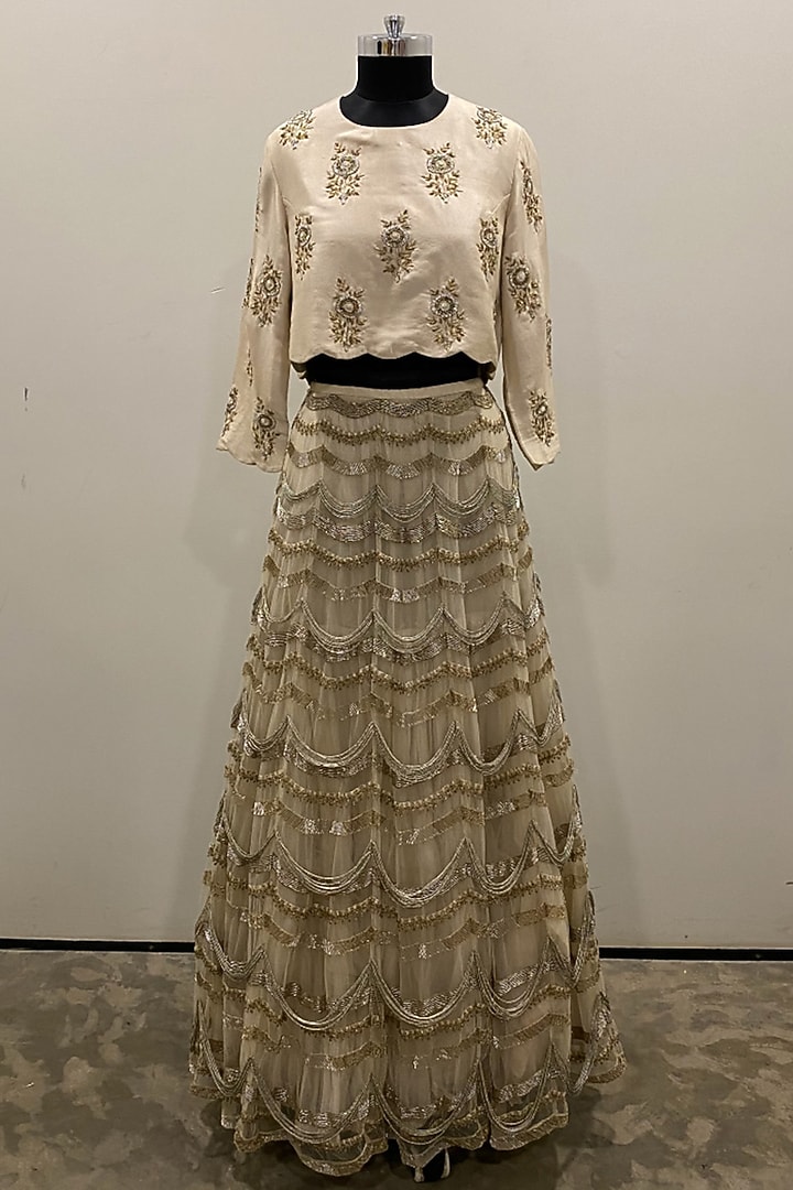 White Embroidered Bridal Lehenga Set by Payal Singhal at Pernia's Pop Up Shop