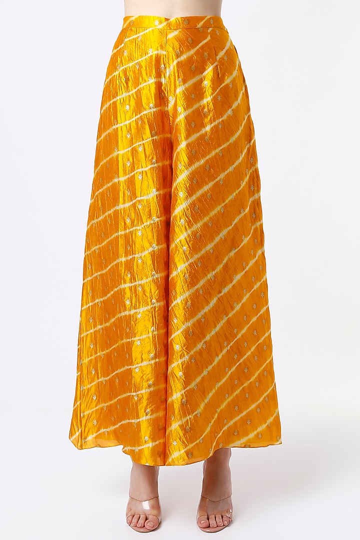 Mustard Leheriya Bandhani Embroidered Kaftan Set by Payal Singhal at Pernia's Pop Up Shop