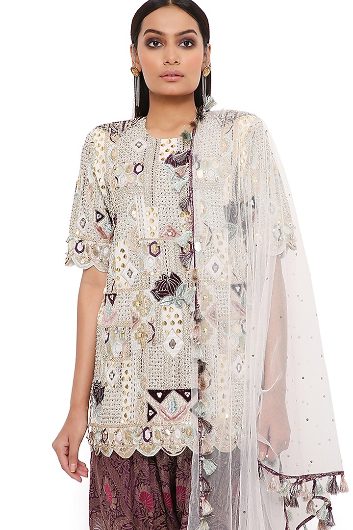 Off-White Georgette Embroidered Kurta Set by Payal Singhal at Pernia's Pop Up Shop