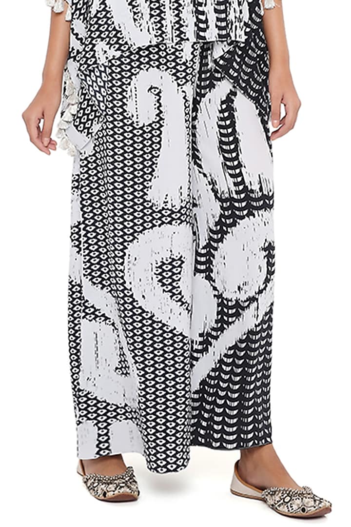 Black & White Crepe Printed Kaftan Set by PS Pret by Payal Singhal at Pernia's Pop Up Shop