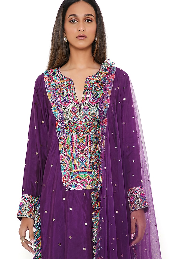 Purple Mukaish Silk Embroidered Kurta Set by Payal Singhal at Pernia's Pop Up Shop