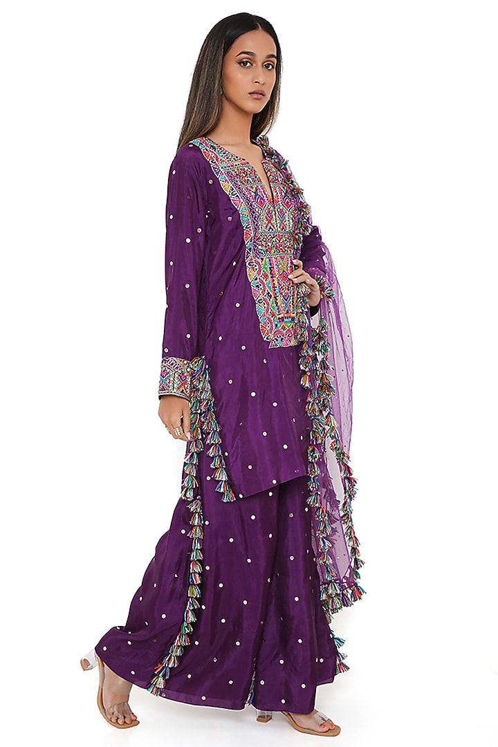 Purple Mukaish Silk Embroidered Kurta Set by Payal Singhal at Pernia's Pop Up Shop