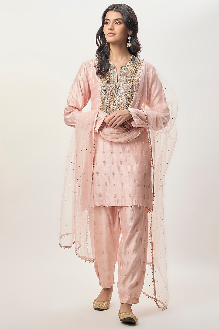 Blush Pink Chiniya Silk Embroidered Kurta Set by Payal Singhal at Pernia's Pop Up Shop