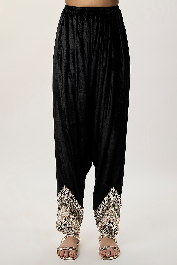 Black Velvet Embroidered Kurta Set by Payal Singhal at Pernia's Pop Up Shop